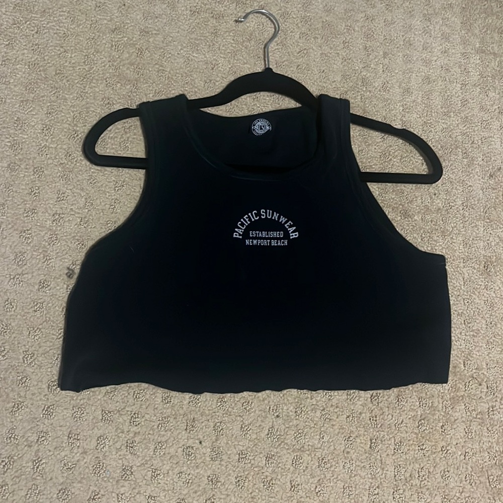 black loose sleeveless tank top